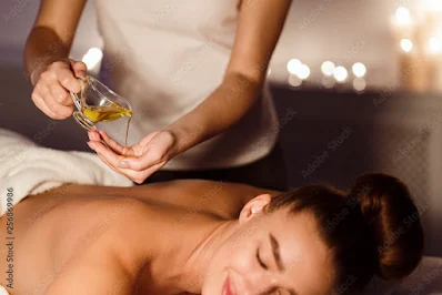 3.अरोमाथेरेपी मालिश(Aromatherapy massage)