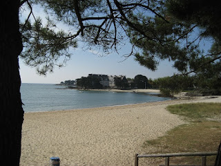 http://stephjb.blogspot.co.uk/2014/09/finally-getting-to-carnac-and-seeing.html