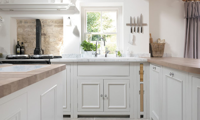 beautiful-bespoke-UK-kitchen-Neptune-shaker-cabinets-farmhouse-style