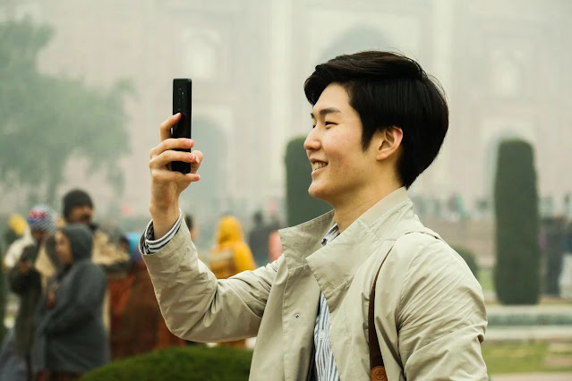 Taking Selfie with the people met with accident