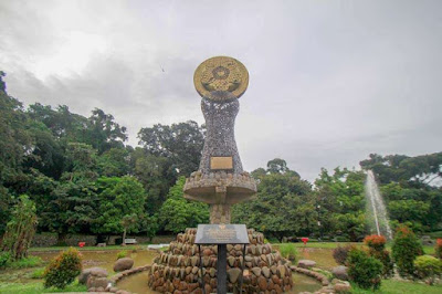 Monumen 2 Abad Kebun Raya Bogor