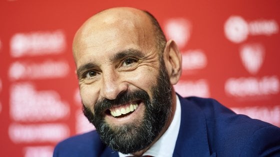 Calcio. Monchi: "La Roma sta facendo di tutto per prendere Mahrez dal Leicester"