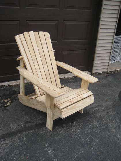 Homesteading Hippies: Build a Pallet Adirondack Chair