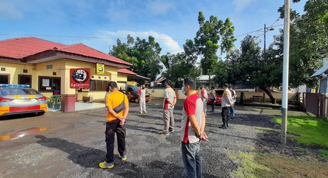 Kapolsek Galsel Tekankan Personilnya Tetap Disiplin Dan Profesional Melayani Masyarakat