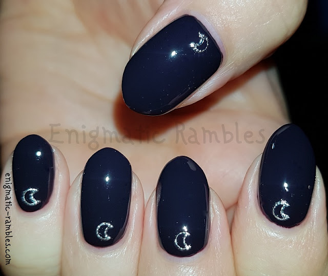 Crescent-Moon-Nails