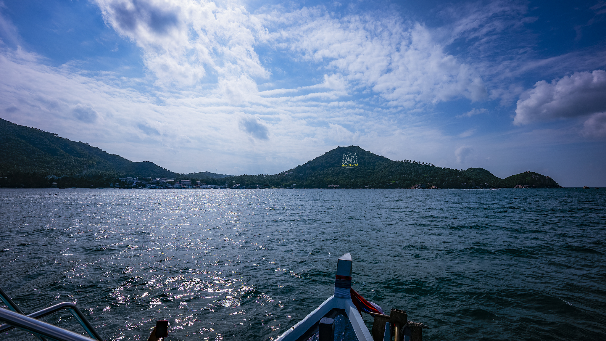 Tàu hướng về đảo Koh Tao