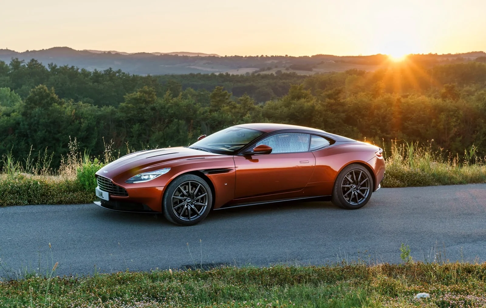 Aston Martin DB11