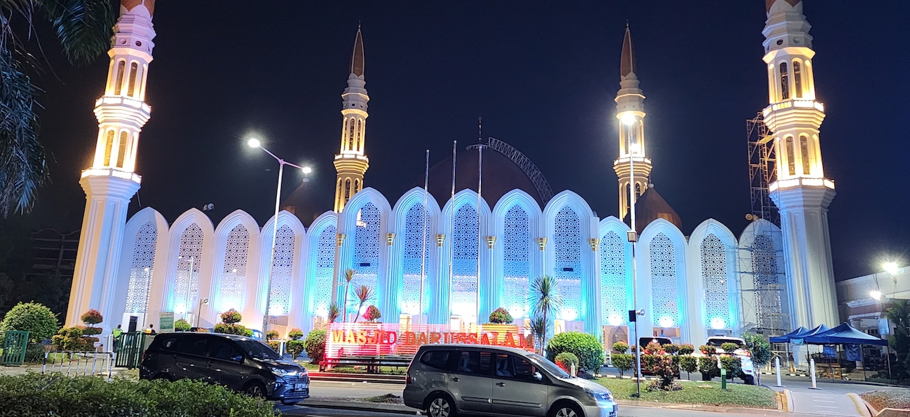 Alamat Lengkap Masjid Darussalam Kota Wisata Cibubur