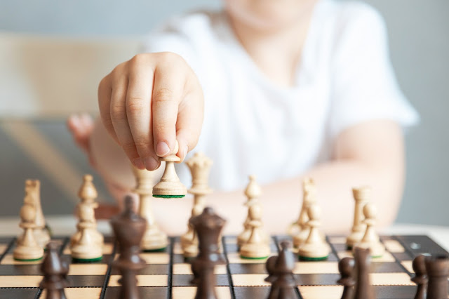 Advantages of Online Chess Lessons for Kids