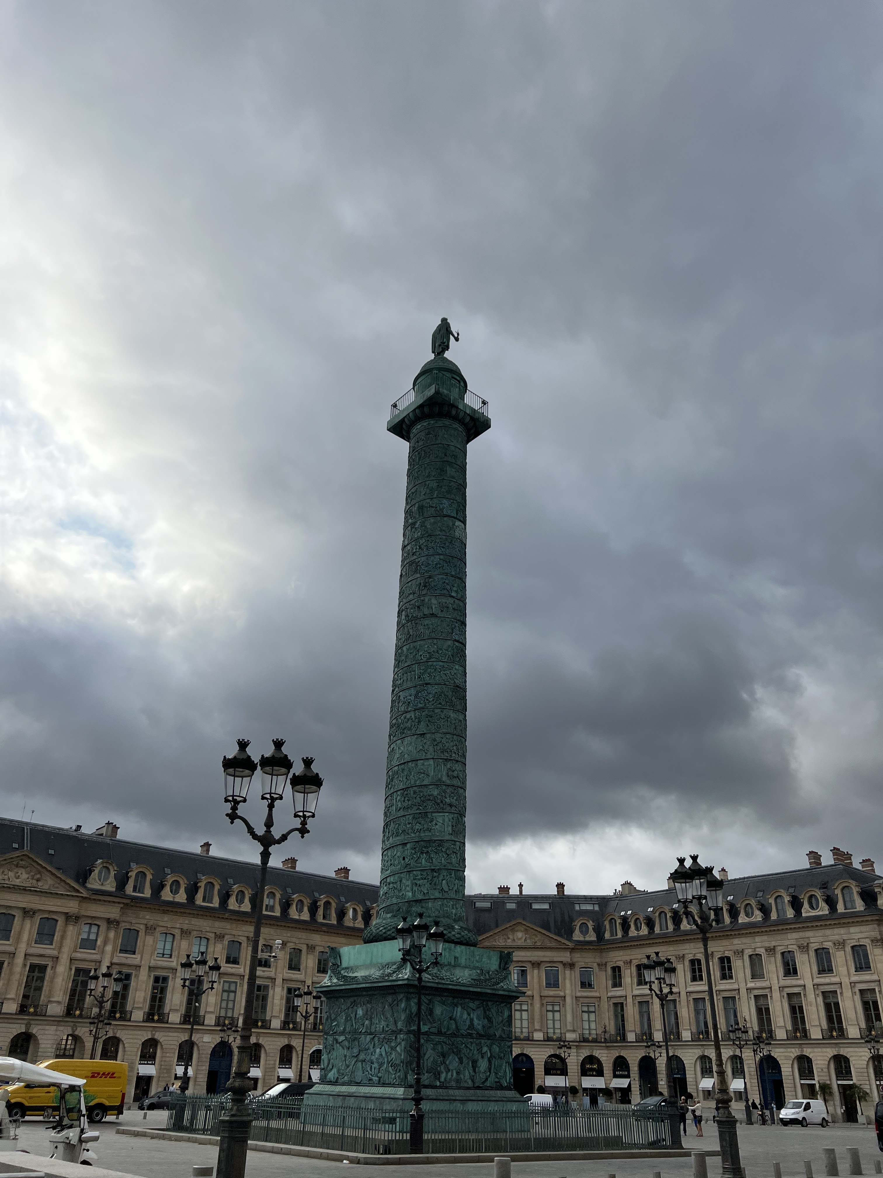paris travel guide, free things to do in paris, paris monuments
