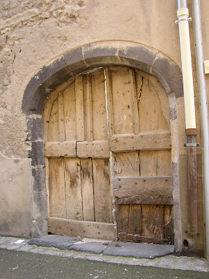 Photo de belles portes et fenêtres d'Auvergne