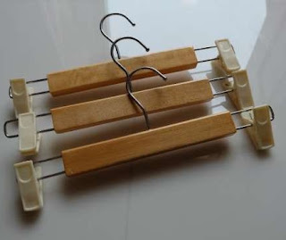 Jual Hanger Baju dari Kayu - Produksi Hanger kayu Impor Eksklusif