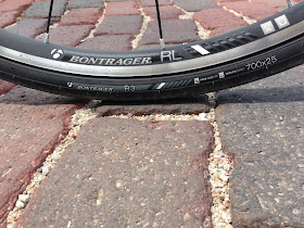 bontrager-tlr-tubeless-wheelset-tires