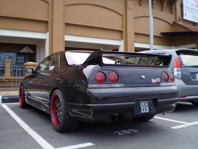 Skyline R33