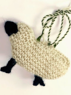 http://www.berroco.com/sites/default/files/downloads/patterns/Berroco_FreePattern_Lambie.pdf