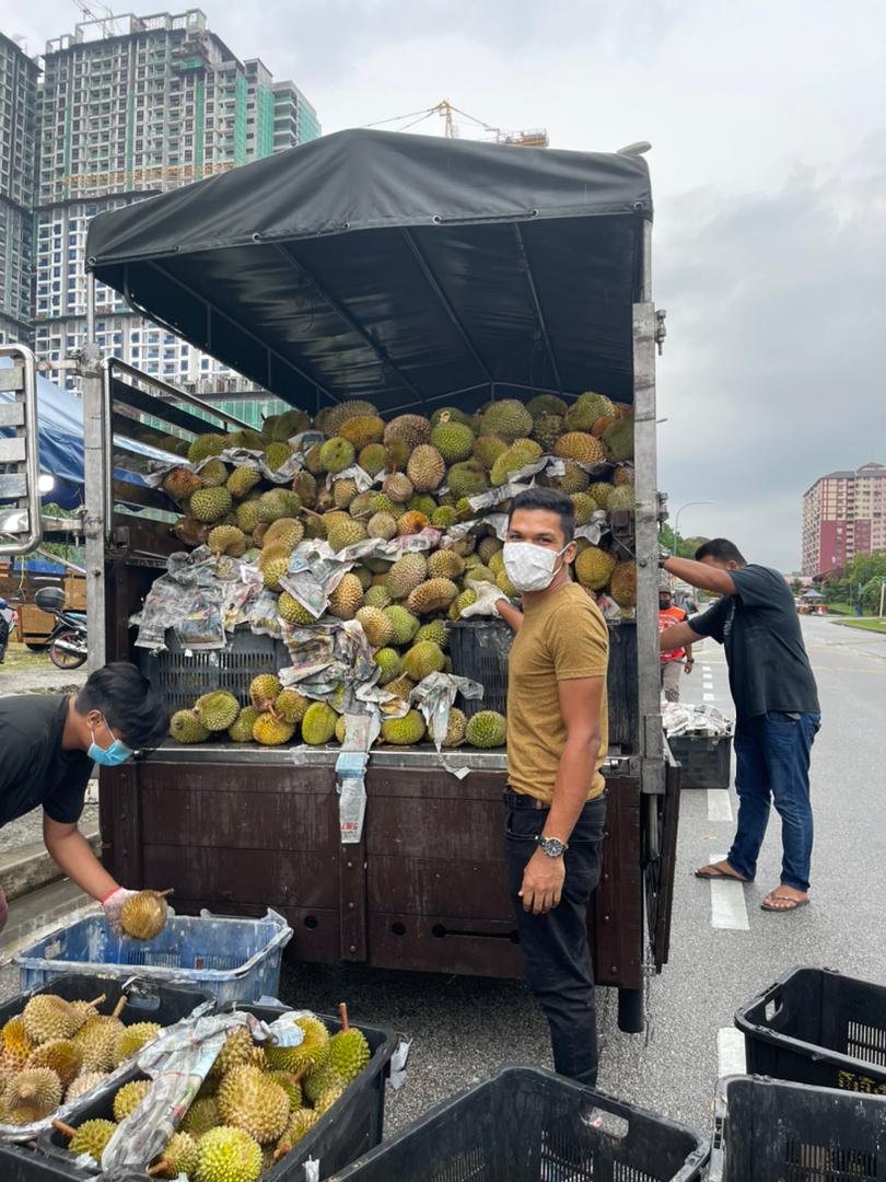 Grab Melebar Usaha #TechUntukSemua untuk Membantu Peladang dan Peniaga Durian Tempatan