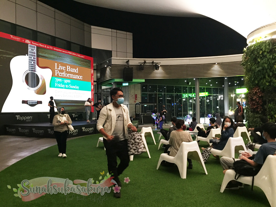 Sambut Earth Hour 2021 di Toppen Shopping Centre, Johor Bahru