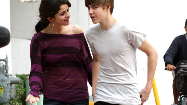 selena gomez justin bieber yacht pics. selena gomez and justin bieber