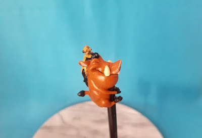 Topo de lápis Miniatura de vinil do Pumba e Timão do desenho Rei Leão Disney R$15,00