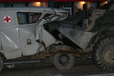 Accidente de tráfico militar ruso ambulancia Russian military accident ambulance UAZ