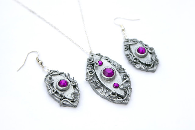 https://www.etsy.com/uk/listing/171099459/night-elven-jewellery-set-night-elf-clay