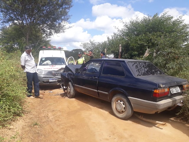 Jacobina: SMTT registra colisão frontal de ambulância e Voyage na estrada de Itapeipu 