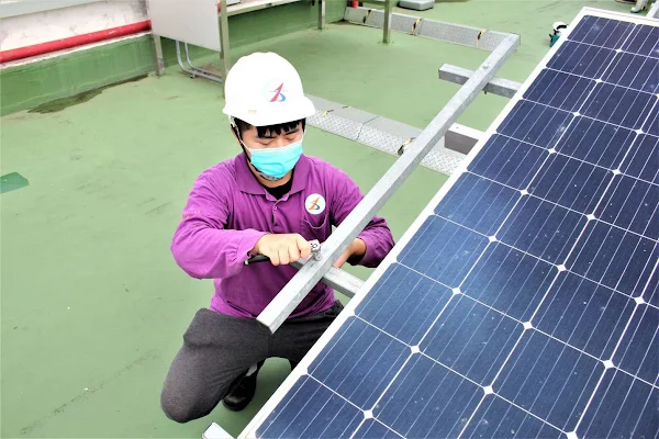 ▲綠能產業人才需求高，中彰投分署開辦太陽光電應用系統技術班。（中分署提供）
