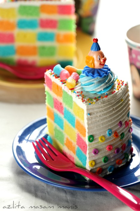 Masam manis: CHECKERED RAINBOW CAKE