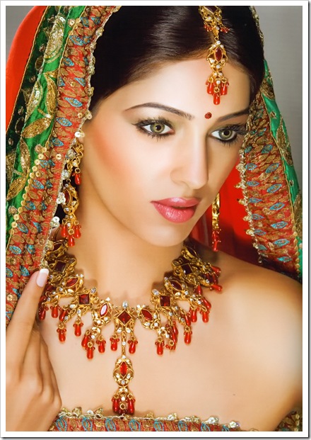 Some bridal makeup look for india Country known for its cider 