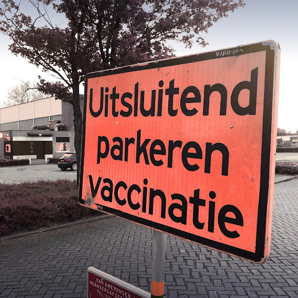 Bord 'Uitsluitend parkeren vaccinatie'