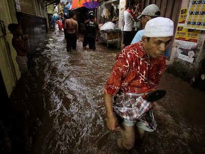 Kumpulan Foto-Foto Banjir Jakarta