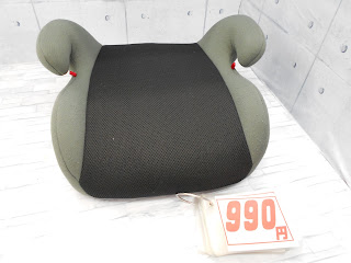 中古品　ジュニアシート　９９０円