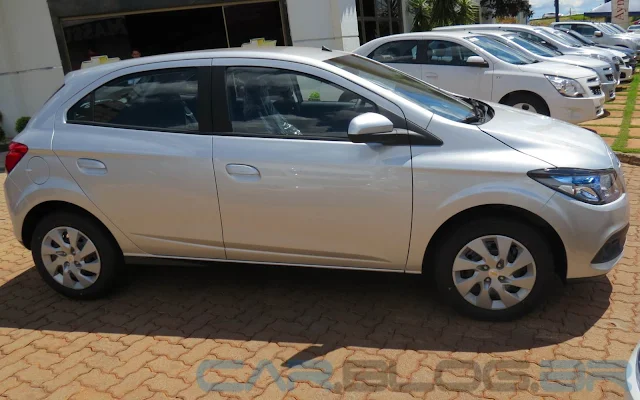 Chevrolet Onix 2013 - 5º carro mais vendido do Brasil