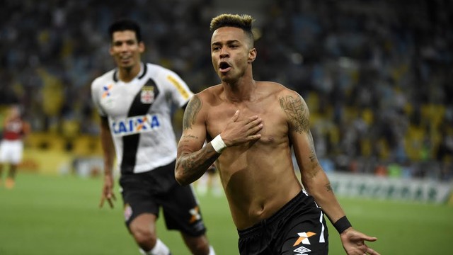 Rafael Silva brilha de novo e Vasco elimina Fla na Copa do Brasil