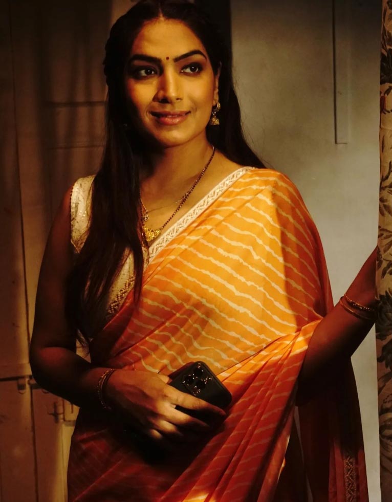 Anaya Soni saree hot actress India Alert