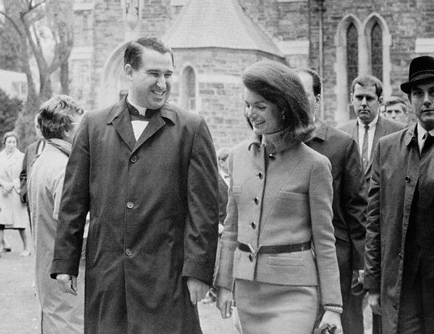 jackie kennedy blood stained suit. jackie kennedy blood stained