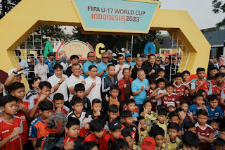 KAPOLDA JABAR  HADIRI UNDANGAN PSSI DALAM KEGIATAN  TALKSHOW PADA RANGKAIAN ACARA TROPHY EXPERIENCE YANG MERUPAKAN PUBLIKASI PELAKSANAAN FIFA U-17 WORLD CUP 2023