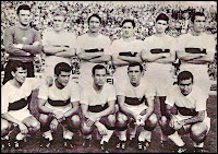 ELCHE C. F. - Elche, Alicante, España - Temporada 1968-69 - Araquistain, Ballester, Iborra, Canós, Ciriaco, Llompart; Serena, Lezcano, Vavá, Asensi y García - - ELCHE C. F. 3 (García, Muñoz p.p., Serena) C. D. SABADELL 0 - 29/09/1968 - Liga de 1ª División, jornada 3 - Elche, Alicante, estadio de Altabix - 9º clasificado en la Liga de 1ª División, con Roque Máspoli de entrenador