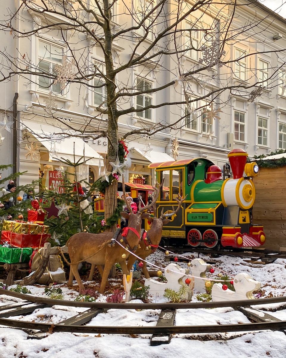 Photo Diary from a Christmas Trip to Austria (Villach, Klagenfurt, Salzburg, Hallstatt)