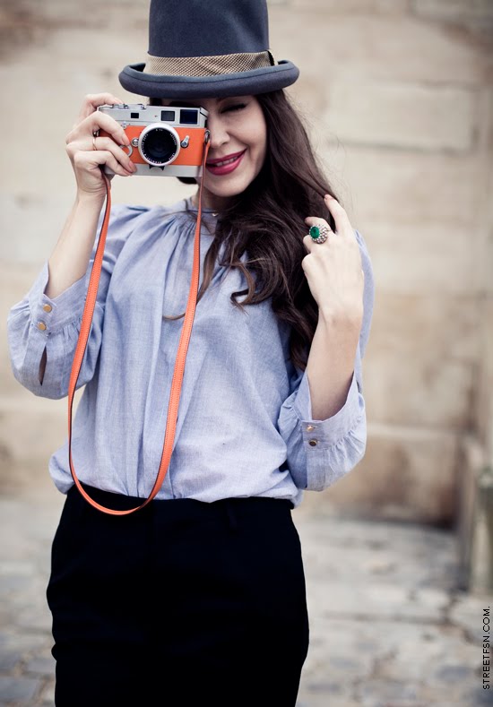 orange camera _ Tuileries. paris