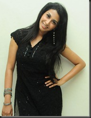 gayatri iyer photo shoot photos at gola gola platinum disk function