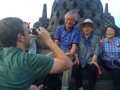 Mark Zuckerberg di Candi Borobudur