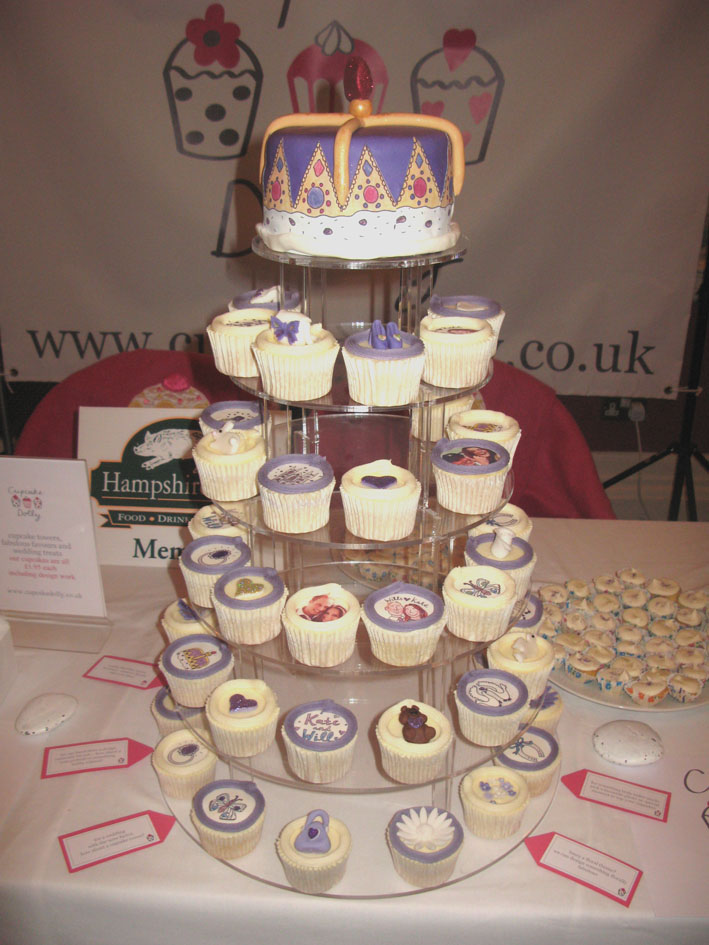 the royal wedding cupcakes. Royally matrimonial cupcakes