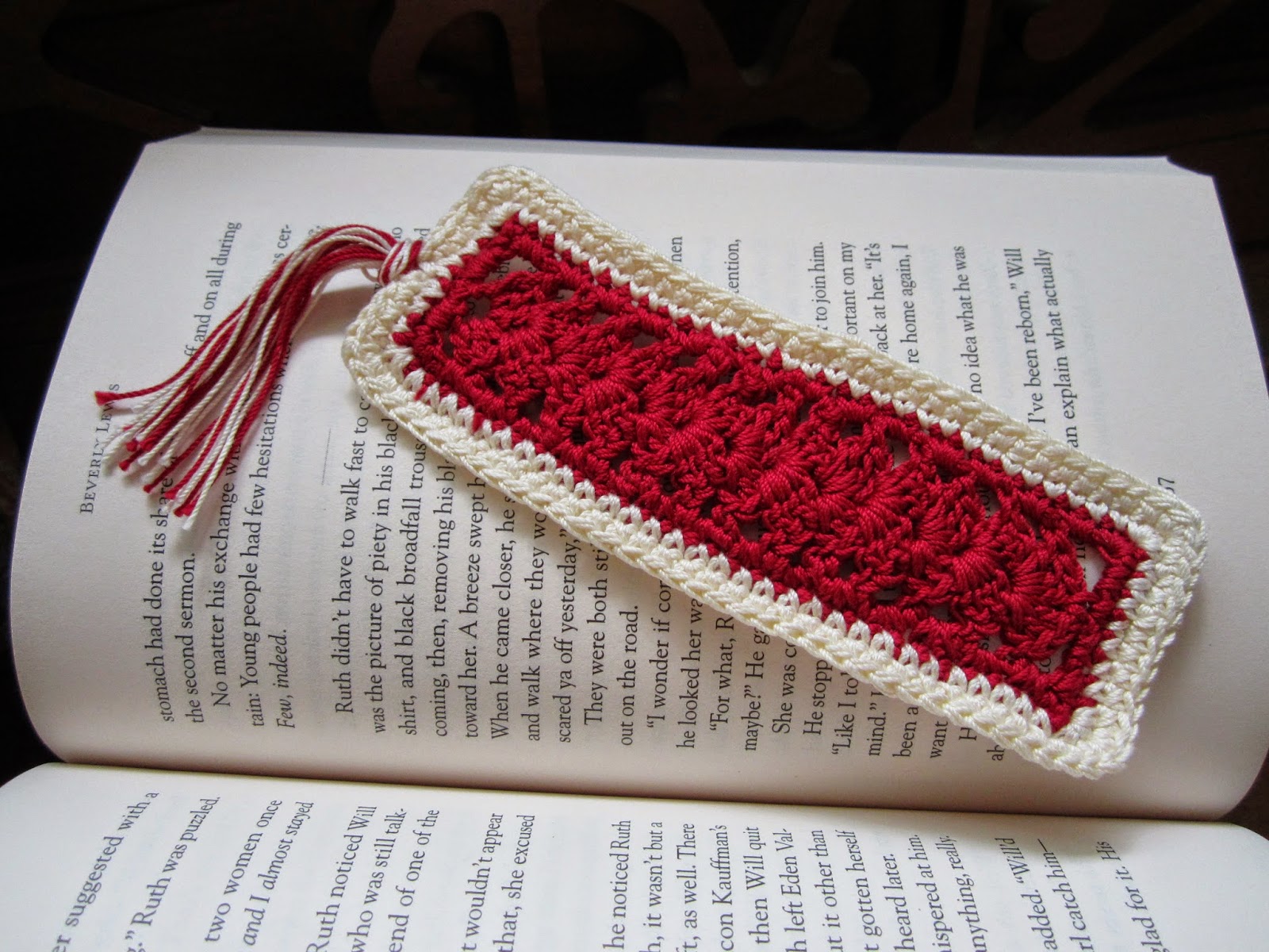 https://www.etsy.com/listing/188427828/scalloped-crocheted-bookmark-with-tassel?ref=shop_home_active_11