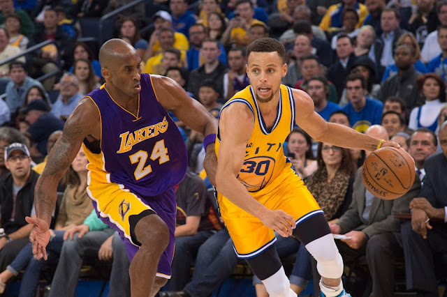 Stephen Curry déborde Kobe Bryant