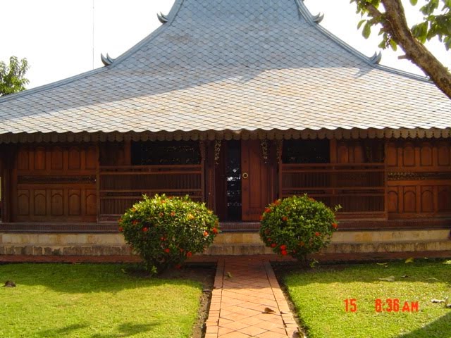 rumah kayu tradisional jawa