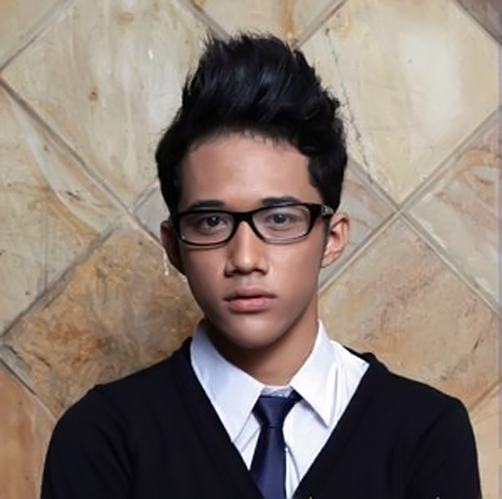 foto dicky SMASH