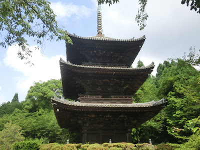 園城寺三重塔