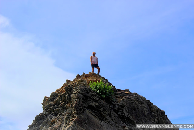 Cliff jumping spot at Nagbintana Arch in Five Fingers, Bataan