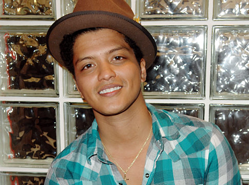 Watch Bruno Mars perform "Somewhere In Brooklyn" which was off his EP and is 